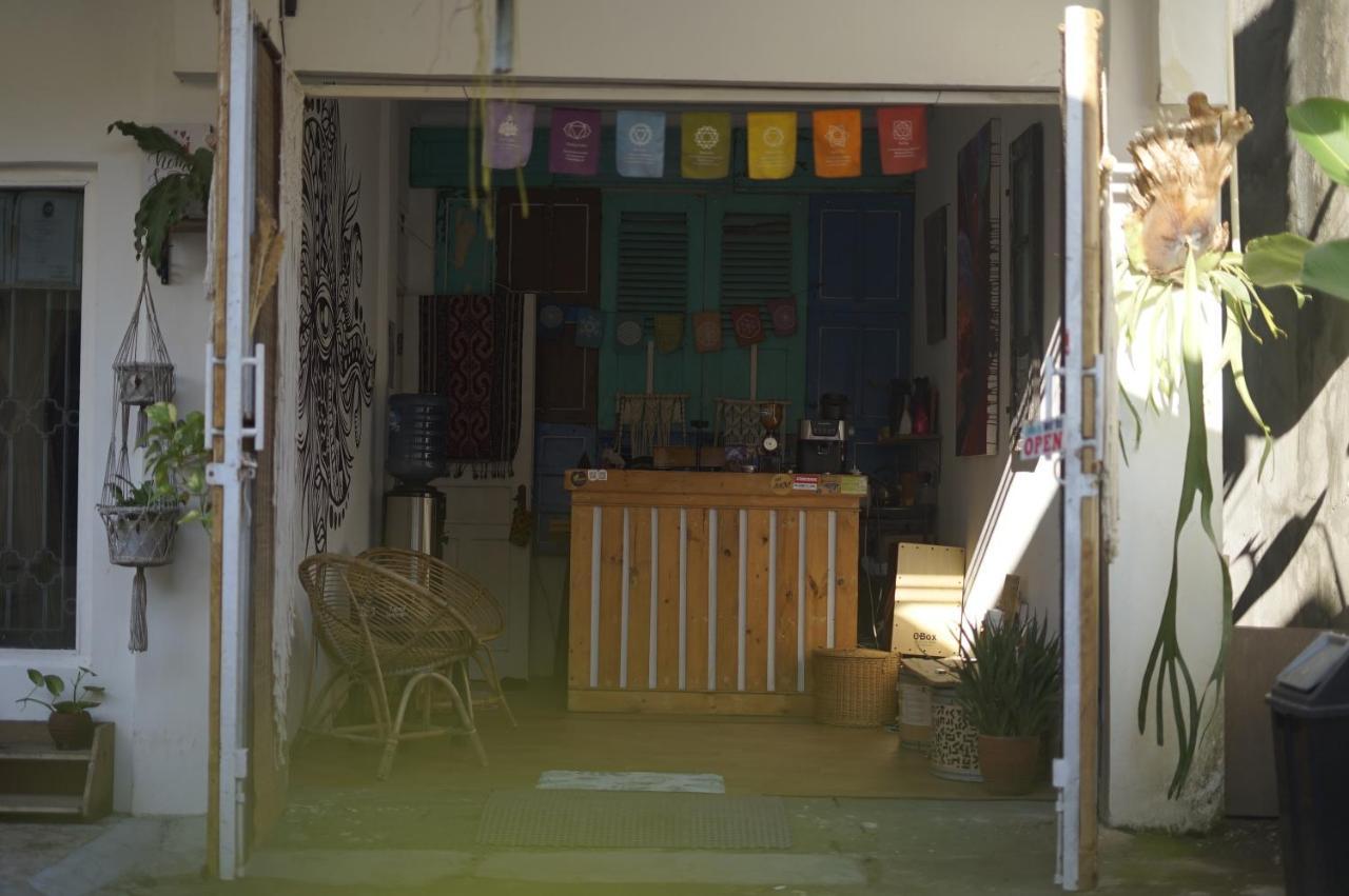 Oke Baik Hostel Yogyakarta Exterior photo