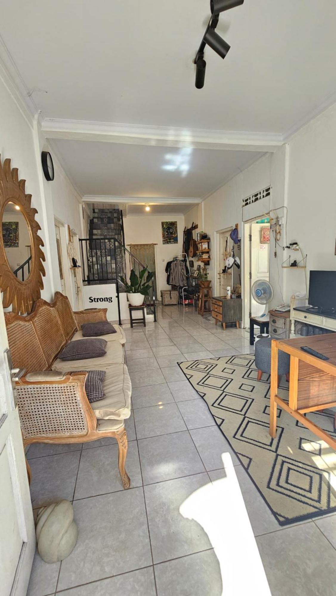 Oke Baik Hostel Yogyakarta Exterior photo